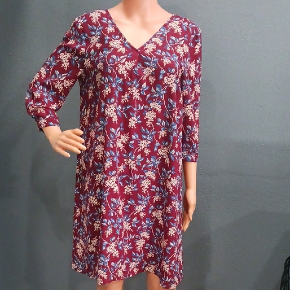 Madewell Dresses & Skirts - Madewell Button-Back Dress in Antique Floral V-Neck Dress Women's M